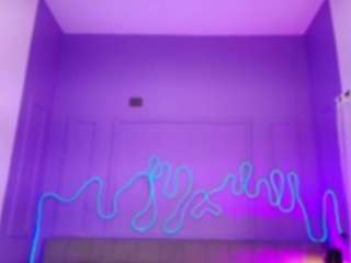 Live cam show with SOFLYCUTEFACE