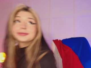 Live cam show with SOFLYCUTEFACE