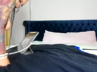 CHARLIE B. HUSTLE's Live Sex Cam Show