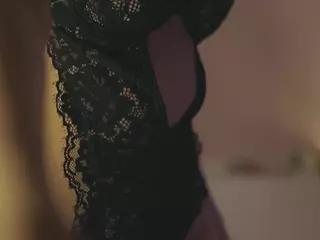 SeniseMorel's Live Sex Cam Show