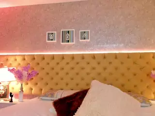 sarawolff's Live Sex Cam Show