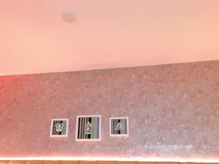sarawolff's Live Sex Cam Show