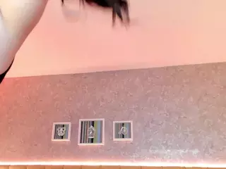 sarawolff's Live Sex Cam Show