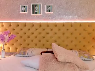 sarawolff's Live Sex Cam Show