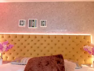 sarawolff's Live Sex Cam Show