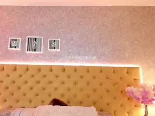 sarawolff's Live Sex Cam Show