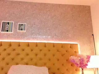 sarawolff's Live Sex Cam Show