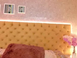 sarawolff's Live Sex Cam Show