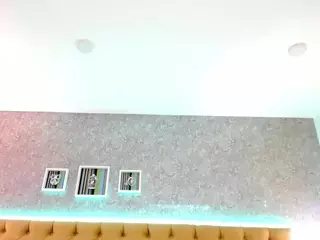 sarawolff's Live Sex Cam Show