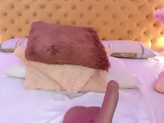 sarawolff's Live Sex Cam Show