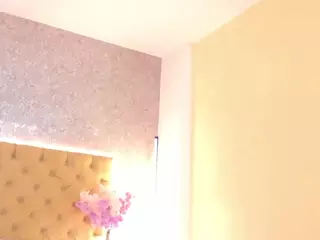 sarawolff's Live Sex Cam Show