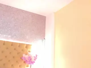 sarawolff's Live Sex Cam Show