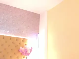 sarawolff's Live Sex Cam Show