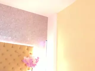 sarawolff's Live Sex Cam Show
