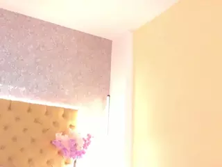 sarawolff's Live Sex Cam Show