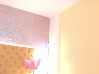 sarawolff's Live Sex Cam Show