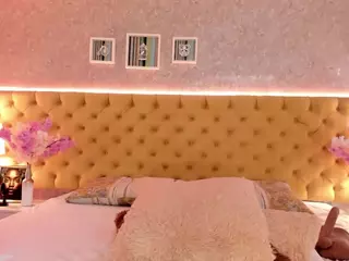 sarawolff's Live Sex Cam Show