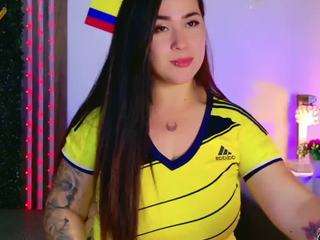 Live cam show with sarawolff