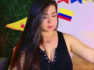 Live cam show with sarawolff