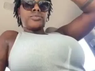 Shelia Diamond's Live Sex Cam Show
