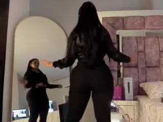 Soe's Live Sex Cam Show