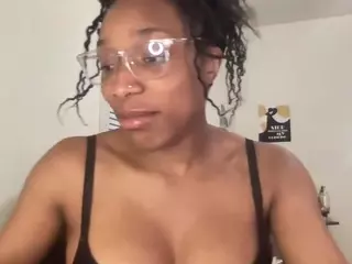 Lovely-aaliyah's Live Sex Cam Show