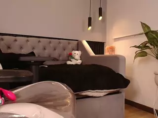 Mayli's Live Sex Cam Show