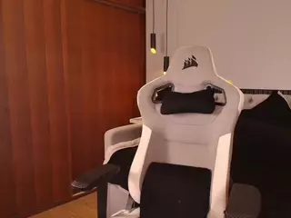 Mayli's Live Sex Cam Show