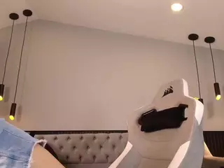 Mayli's Live Sex Cam Show
