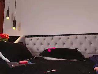 Mayli's Live Sex Cam Show
