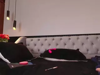 Mayli's Live Sex Cam Show