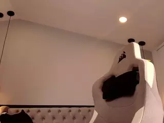 Mayli's Live Sex Cam Show