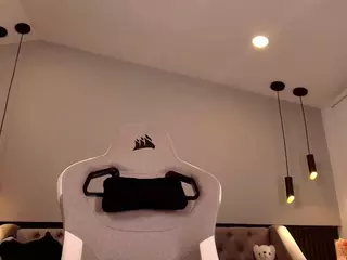 Mayli's Live Sex Cam Show