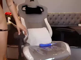 Mayli's Live Sex Cam Show