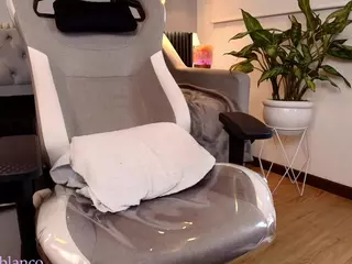 Mayli's Live Sex Cam Show