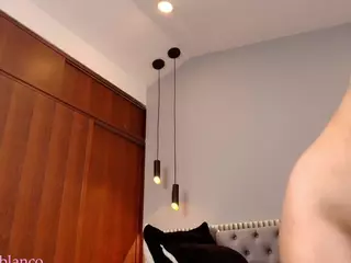 Mayli's Live Sex Cam Show