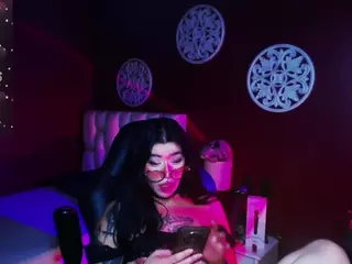 sarayy-collins's Live Sex Cam Show