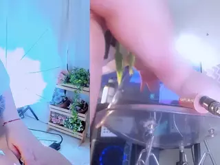 S i m o n e's Live Sex Cam Show