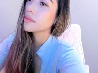akura011's Live Sex Cam Show