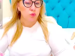 Nayla-Garner's Live Sex Cam Show