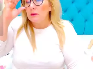 Nayla-Garner's Live Sex Cam Show