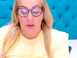 Nayla-Garner's Live Sex Cam Show