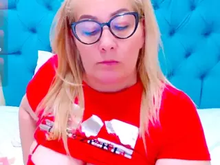 Nayla-Garner's Live Sex Cam Show