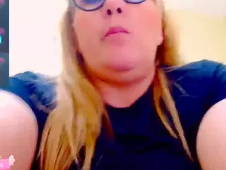 Nayla-Garner's Live Sex Cam Show
