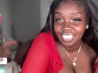 essenceblaque's Live Sex Cam Show