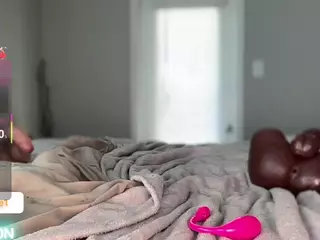 essenceblaque's Live Sex Cam Show