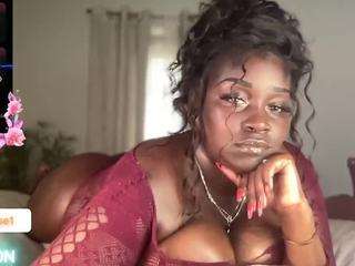 Live cam show with essenceblaque
