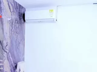 laurasaenz01's Live Sex Cam Show