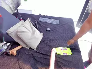 laurasaenz01's Live Sex Cam Show