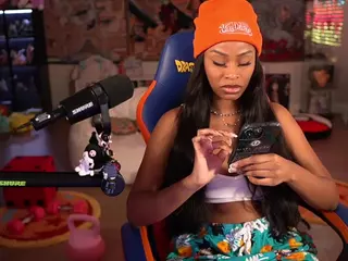 OTC Zia's Live Sex Cam Show